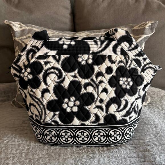 Vera Bradley Handbags - Vera Bradley Shoulder Bag
